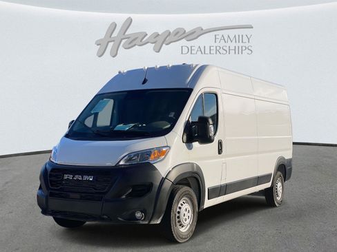 Used 2025 RAM ProMaster 2500 w/ Convenience Group image 37
