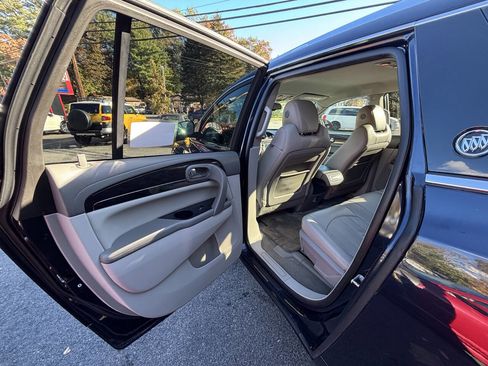 Used 2017 Buick Enclave Leather image 14
