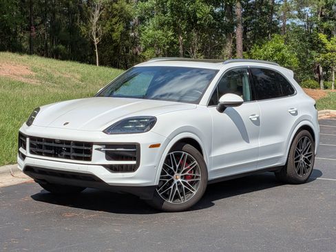 Certified 2026 Porsche Cayenne S AWD/4WD image 1
