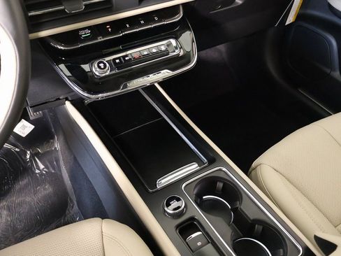 New 2026 Lincoln Corsair Grand Touring w/ Jet Appearance Package AWD/4WD image 9