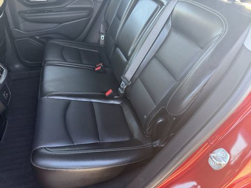 Used 2022 GMC Terrain SLT w/ Infotainment Package II image 30