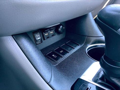 Used 2019 Toyota Highlander XLE image 31