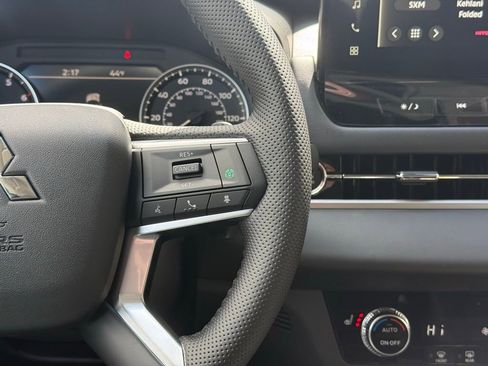 New 2026 Mitsubishi Outlander SE AWD/4WD image 11