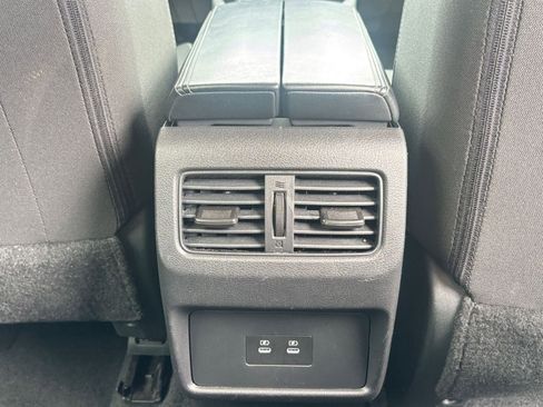 Used 2025 Nissan Rogue SV AWD/4WD image 29