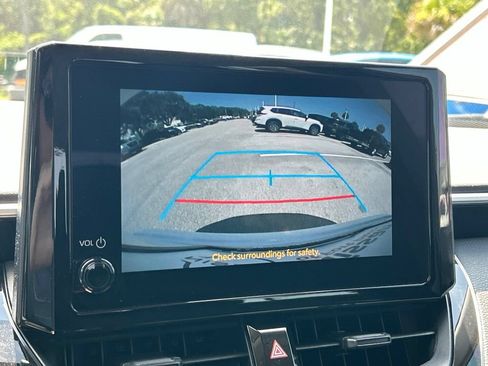 Used 2025 Toyota Corolla LE FWD image 32