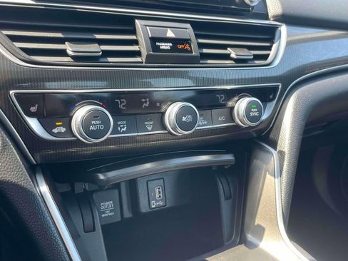 Certified 2018 Honda Accord Sport image 30