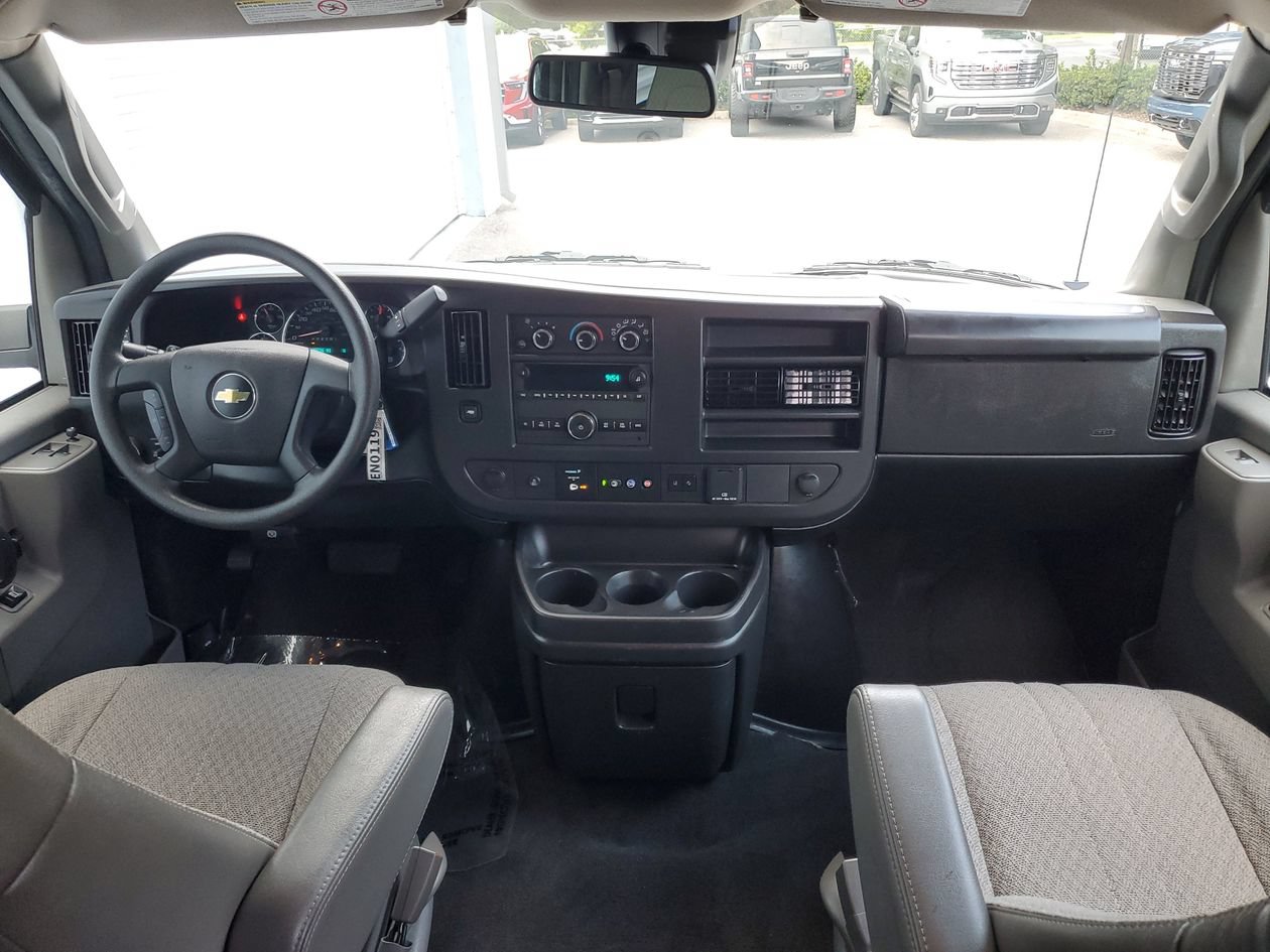 Used 2025 Chevrolet Express 3500 LT w/ LT Preferred Equipment Group RWD image 11