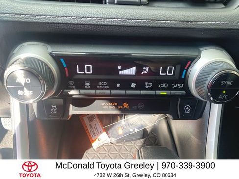 Used 2021 Toyota RAV4 XLE AWD/4WD image 18