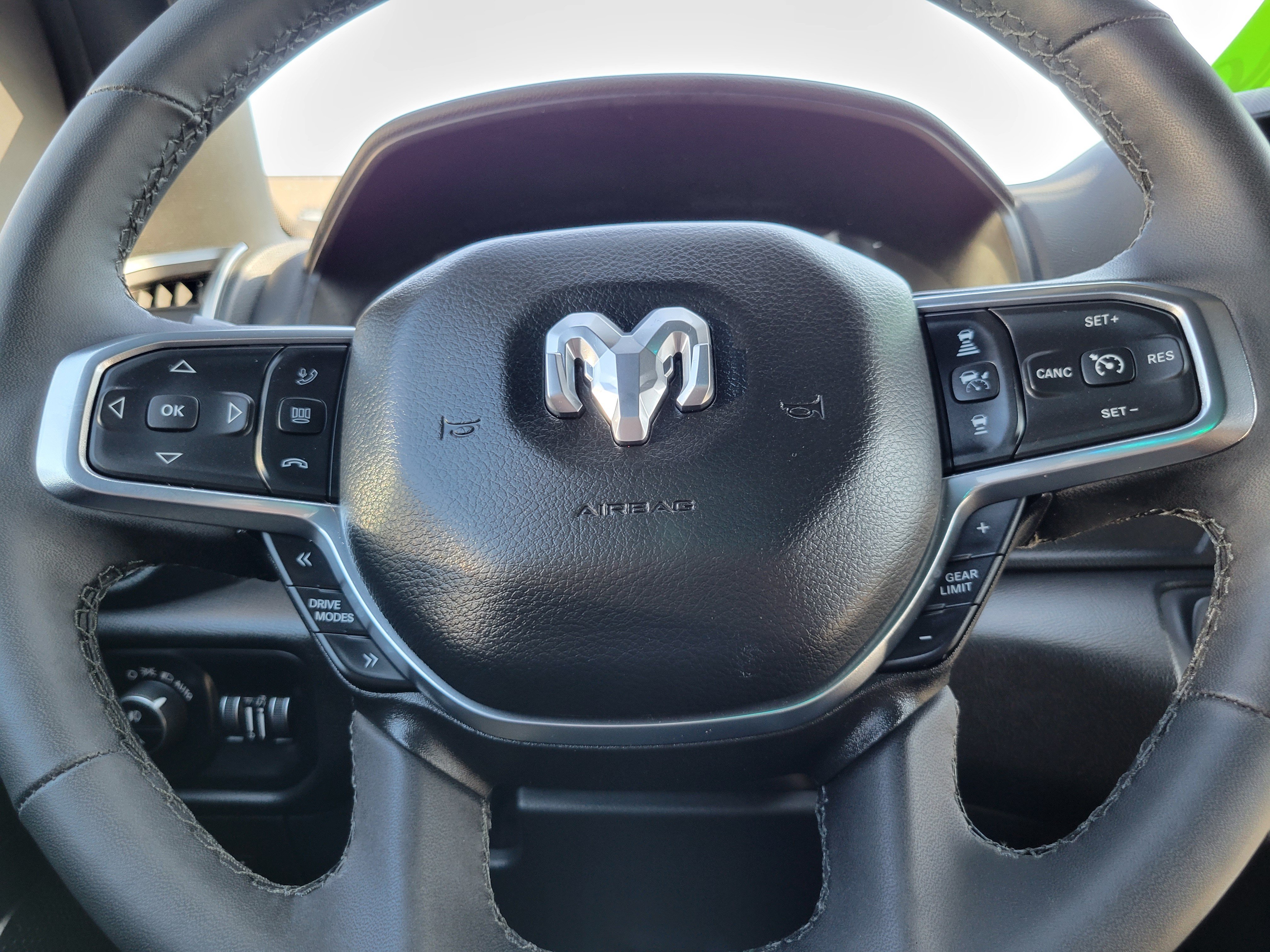 Used 2025 RAM 1500 Big Horn AWD/4WD image 8