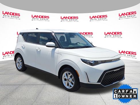 Used 2025 Kia Soul LX w/ LX Technology Package FWD image 1