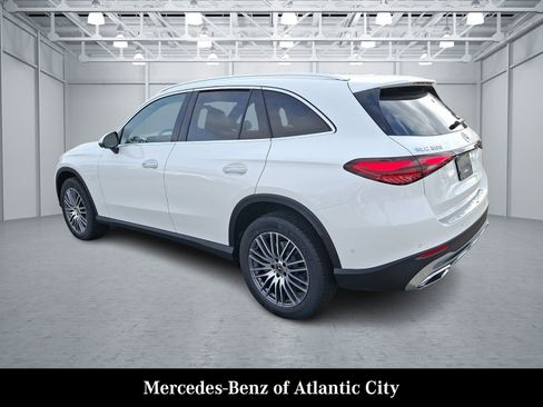 Used 2026 Mercedes-Benz GLC 300 4MATIC image 3