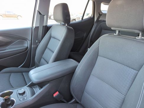 Used 2024 GMC Terrain SLE w/ Driver Convenience Package image 15