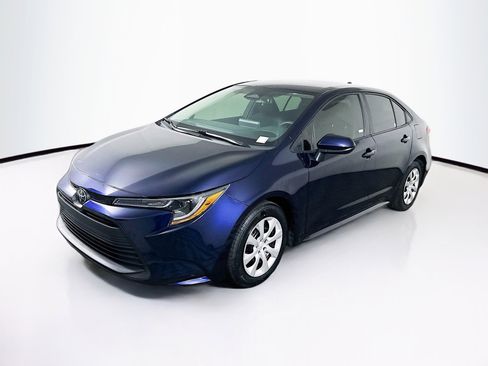 Used 2024 Toyota Corolla LE FWD image 3