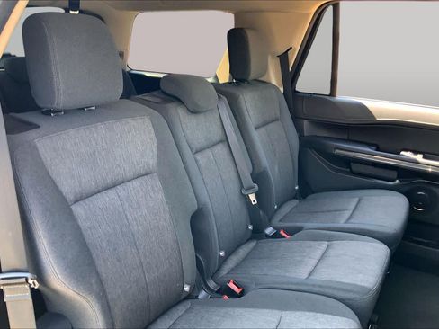 Used 2024 Ford Expedition XLT AWD/4WD image 19