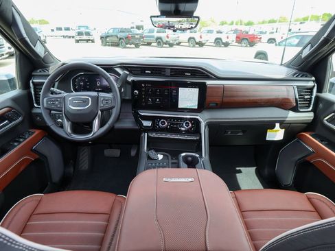 New 2026 GMC Sierra 3500 Denali Ultimate AWD/4WD image 14