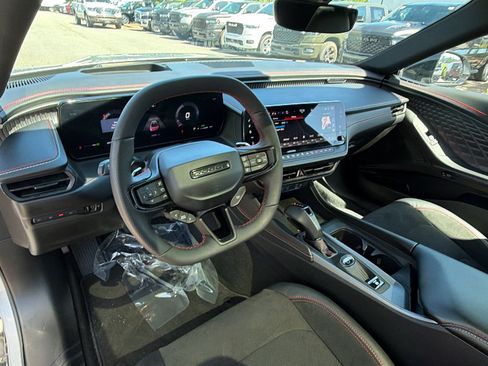 Used 2024 Dodge Charger Daytona Scat Pack w/ Plus Group AWD/4WD image 23