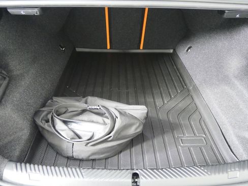 Certified 2025 BMW M5 w/ Carbon Package image 23