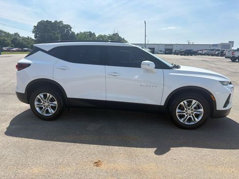 Used 2020 Chevrolet Blazer LT FWD image 2