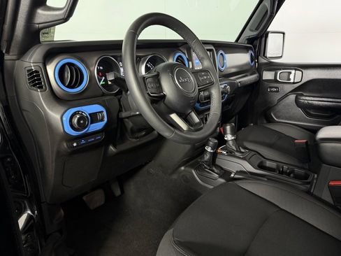 Certified 2023 Jeep Wrangler Unlimited image 19