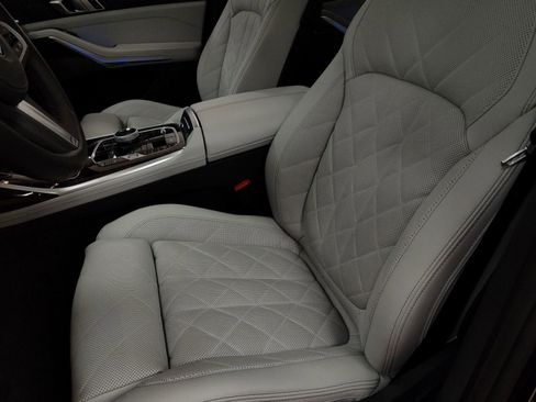 Used 2025 BMW X7 xDrive40i w/ Executive Package image 16