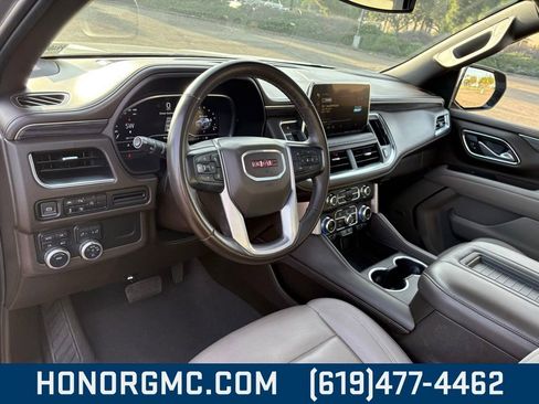 Used 2023 GMC Yukon SLT w/ SLT Premium Package image 11