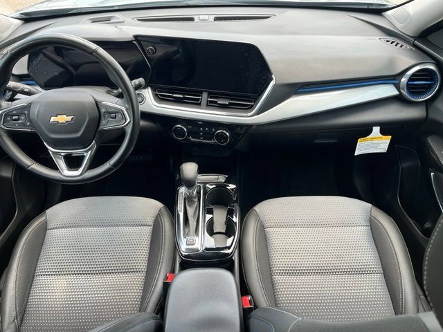 Used 2025 Chevrolet Trax LT w/ Driver Confidence Package FWD image 15
