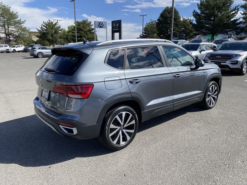 Certified 2023 Volkswagen Taos SE FWD image 51