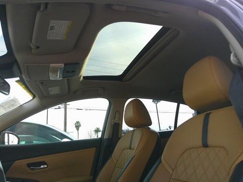 Used 2020 Nissan Sentra SV w/ SV Premium Package image 11