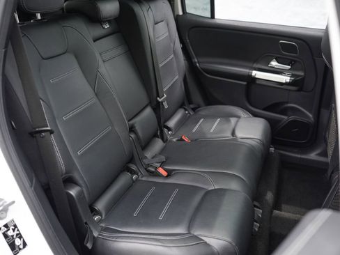 Used 2021 Mercedes-Benz GLB 250 4MATIC w/ AMG Line image 27