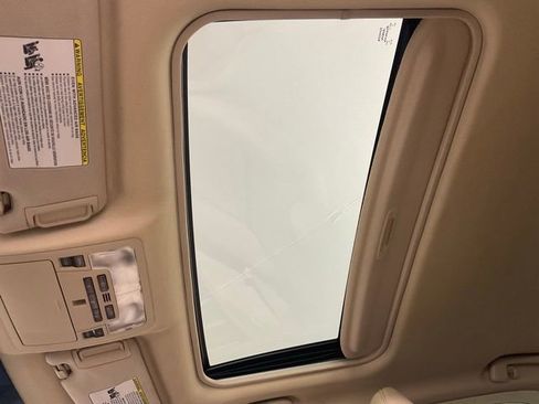 Used 2013 Toyota Camry XLE w/ Leather Pkg image 22