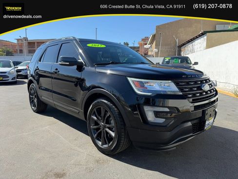 Used 2017 Ford Explorer XLT w/ Equipment Group 202A FWD image 3