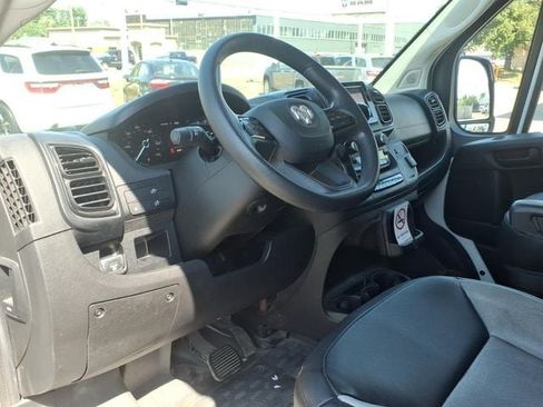 Used 2025 RAM ProMaster 2500 w/ Convenience Group FWD image 8