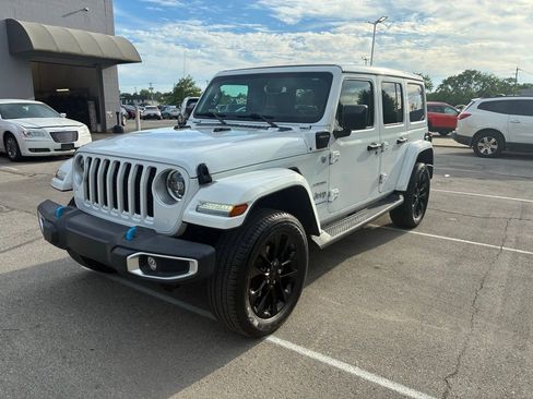 Used 2023 Jeep Wrangler Unlimited Sahara w/ Cold Weather Group AWD/4WD image 3