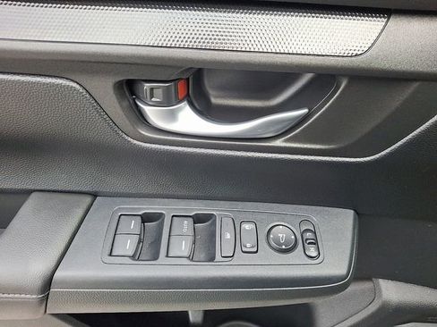 Used 2025 Honda CR-V LX image 13