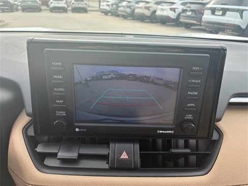 Used 2021 Toyota RAV4 LE image 29