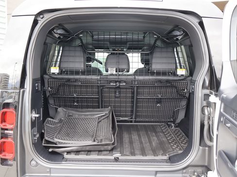 Certified 2025 Land Rover Defender 110 S AWD/4WD image 28