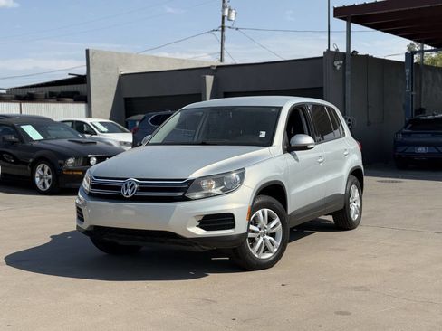 Used 2012 Volkswagen Tiguan S image 1