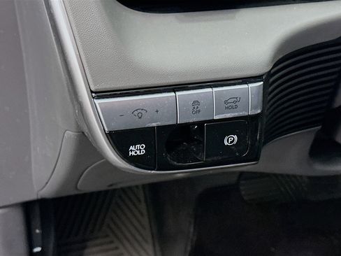 Used 2024 Hyundai Ioniq 5 SEL image 17