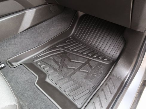 Certified 2025 Chevrolet Colorado W/T image 37