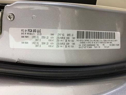 Used 2019 Chrysler Pacifica Limited w/ Advanced Safetytec Group FWD image 41