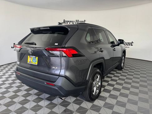 Used 2023 Toyota RAV4 XLE w/ Convenience Package FWD image 5