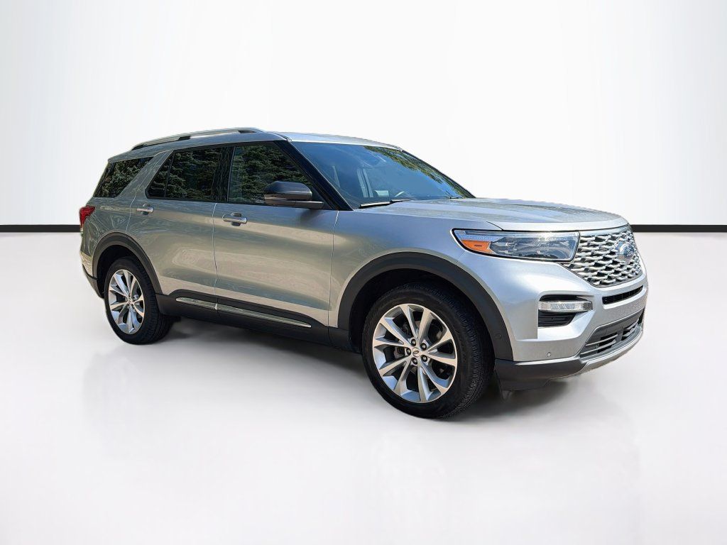 Used 2022 Ford Explorer Platinum w/ Equipment Group 601A AWD/4WD image 3