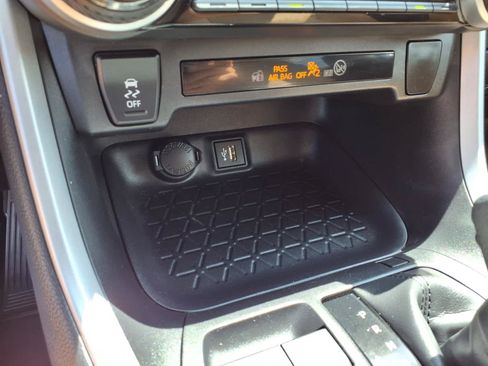 Certified 2025 Toyota RAV4 XLE AWD/4WD image 24