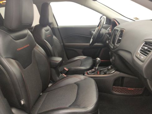 Used 2020 Jeep Compass Trailhawk image 21