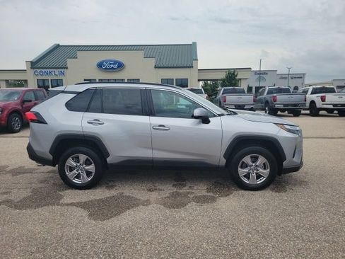 Used 2024 Toyota RAV4 XLE FWD image 21