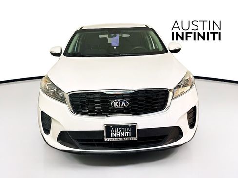 Used 2019 Kia Sorento LX image 2