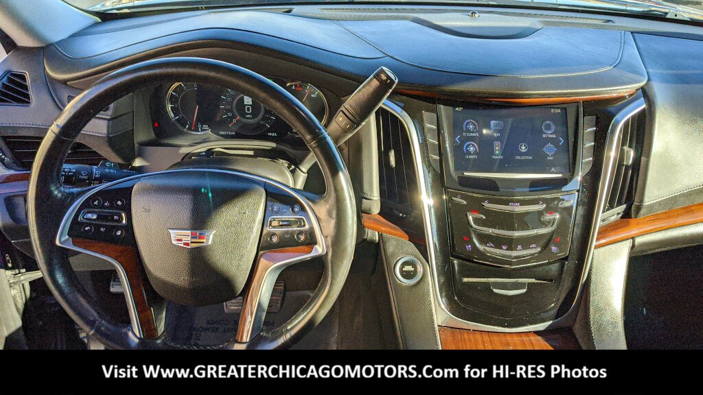 Used 2017 Cadillac Escalade ESV Luxury AWD/4WD image 14