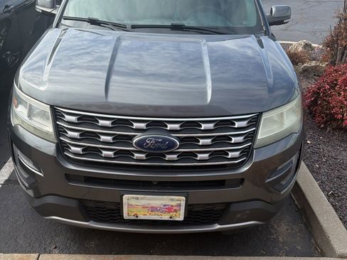 Used 2016 Ford Explorer Limited w/ Equipment Group 301A image 4