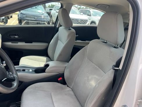 Used 2021 Honda HR-V LX image 7