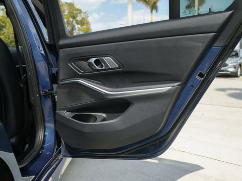 Used 2022 BMW 330i Sedan w/ Premium Package image 37